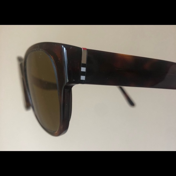 🟡 BURBERRY SUNGLASS FRAMES (Prescription) - Picture 3 of 15